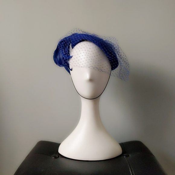 Vintage 1950s Cobalt Blue Wool Feathered Beret Fascinator Tilt Hat